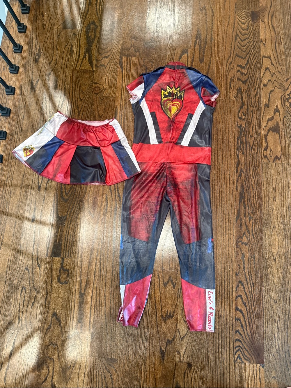Descendants 3- Evie Costume - Picture 3 of 3